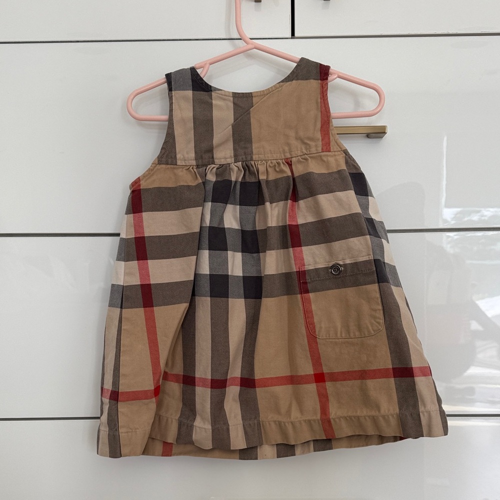Burberry dress 2T in great condition